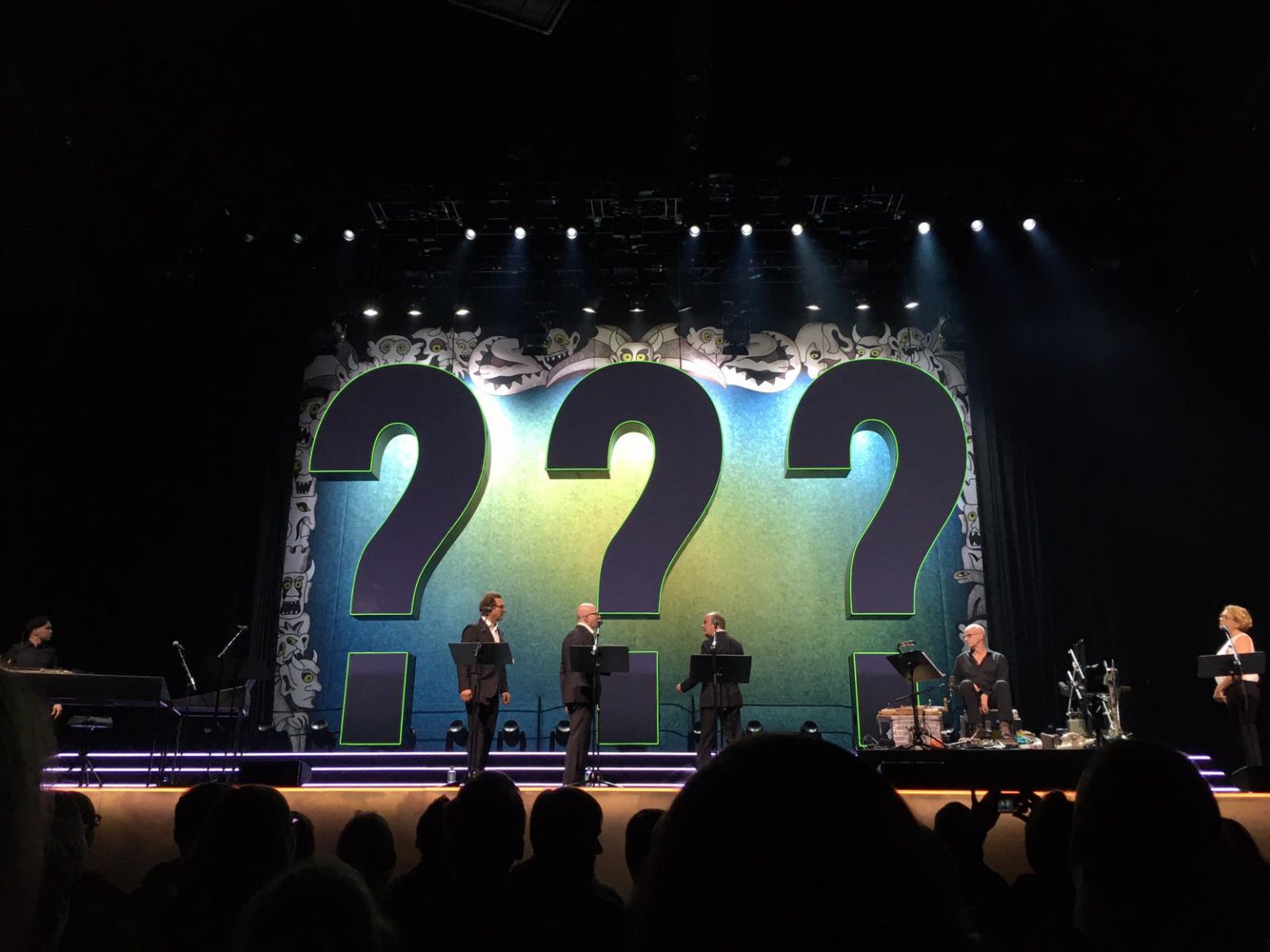 [Hörspiel] DIE DREI FRAGEZEICHEN LIVE UND